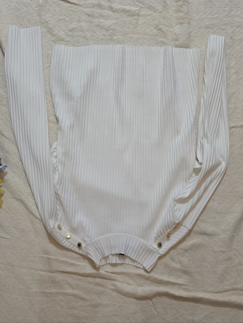 Ribbed White Long Sleeve Knit Top with Button Accents
